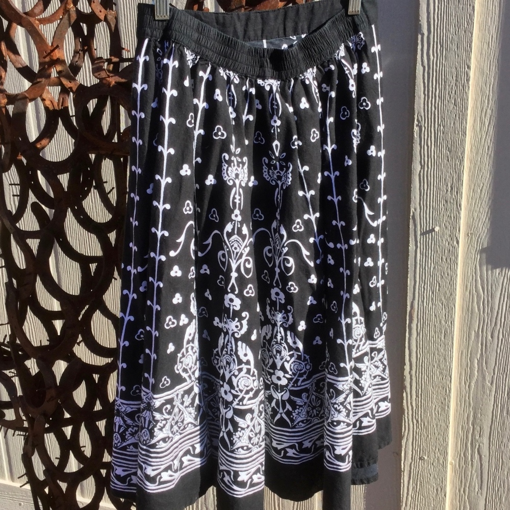 4/25 🌵🌵🌵 Studio West Full Cotton Skirt